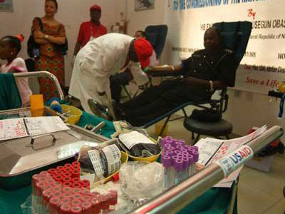 10 việc làm cứu cả thế giới của Bill Gates