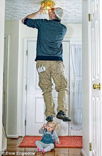 Giúp cha làm việc nhà