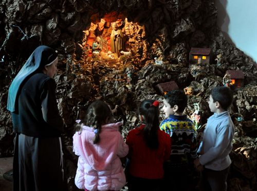 Hàng ngàn người tràn về nơi Chúa Jesus giáng trần