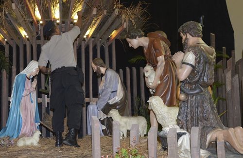 Hàng ngàn người tràn về nơi Chúa Jesus giáng trần