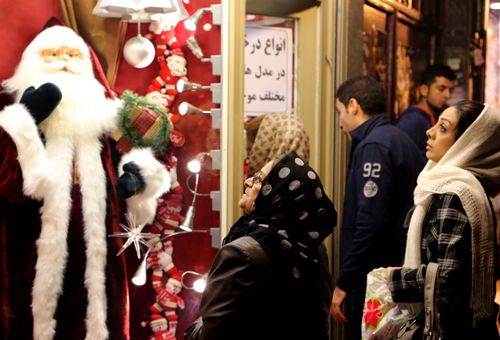 Hàng ngàn người tràn về nơi Chúa Jesus giáng trần