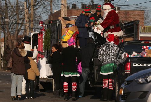 Hàng ngàn người tràn về nơi Chúa Jesus giáng trần
