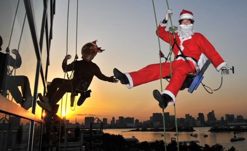 Hàng ngàn người tràn về nơi Chúa Jesus giáng trần