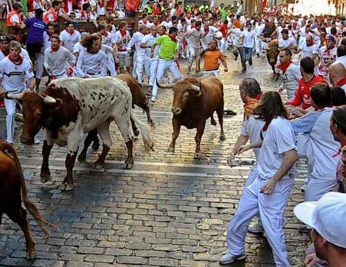 Lễ hội bò tót đầy gay cấn ở Tây Ban Nha 