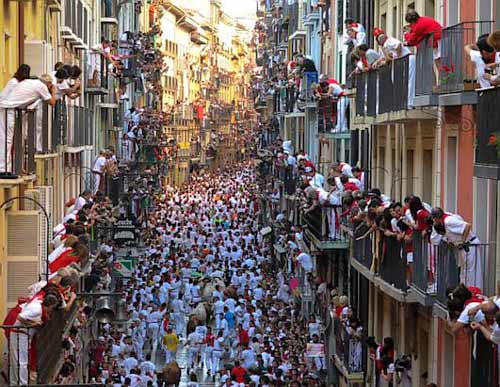 Lễ hội bò tót đầy gay cấn ở Tây Ban Nha 