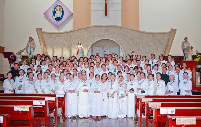 27823243632_102e6af457_z