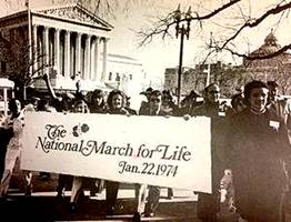 https://upload.wikimedia.org/wikipedia/en/thumb/e/e8/March_for_Life_1972.jpg/300px-March_for_Life_1972.jpg