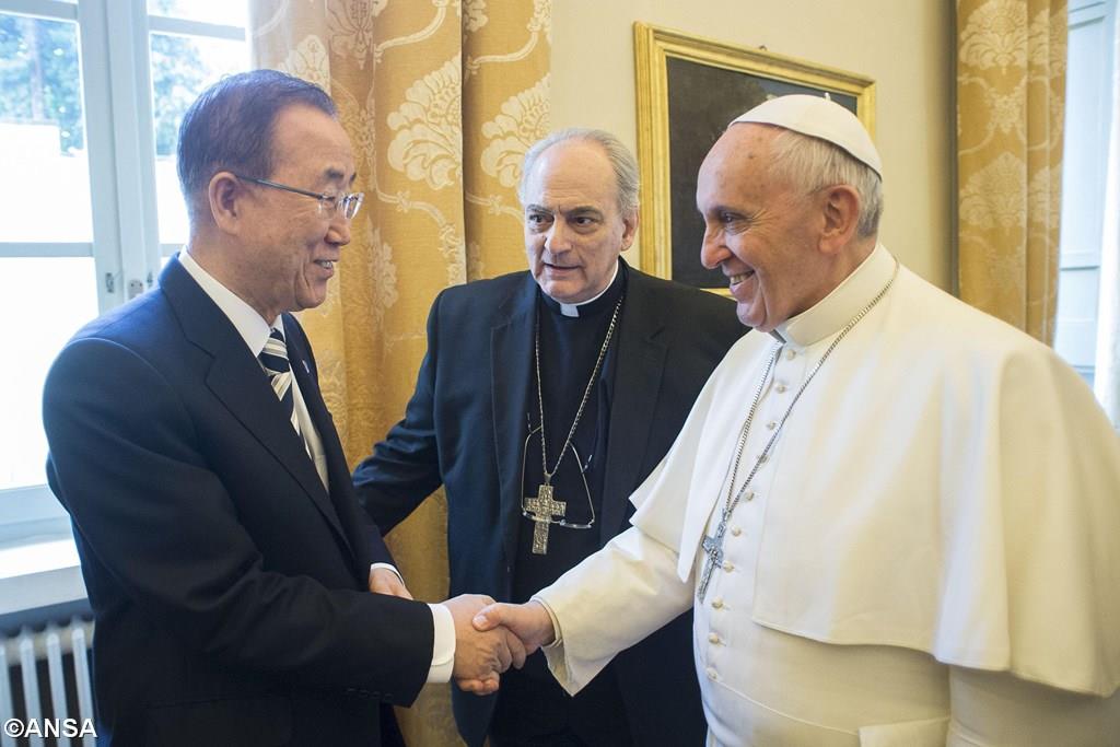 PopeFrancis-28Apr2015-4.jpg