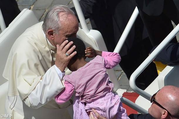 PopeFrancis-17May2015-07.jpg