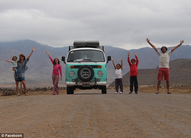 Cùng nhau trên chiếc xe Volkswagen có tên là Francisca 