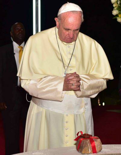 PopeFrancis-Uganda-01.jpg