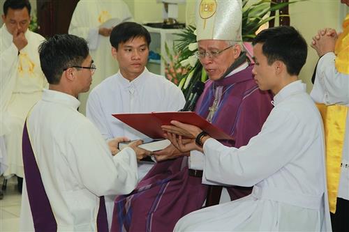 gp-bac-ninh-thanh-le-truyen-chuc-pho-te-ngay-20-12-2015